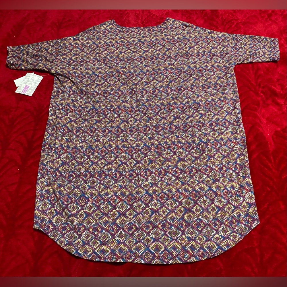 OVERSIZED MEDIUM NWT C PICS CLOSET CLEAR OUT ON ALL LULAROE MAKE A OFFER BUNDLE - Picture 5 of 9